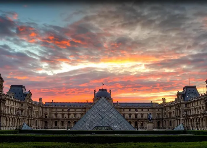 73 - Etienne Marcel Apartment