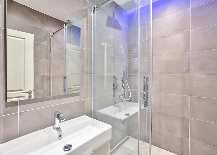 73 - Etienne Marcel Apartment Paris